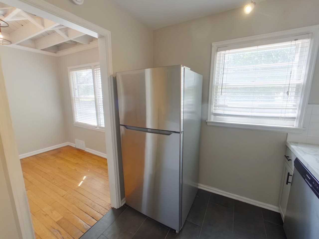449 Harding St - Photo 7 of 14