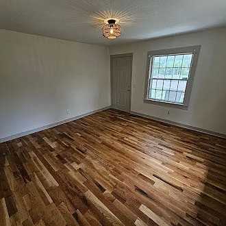 205 King St - Photo 2 of 11