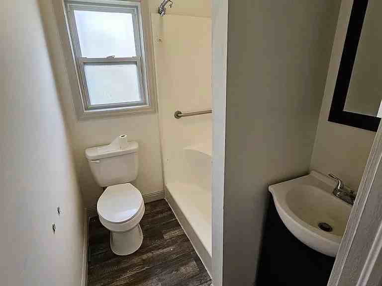 205 King St - Photo 4 of 11