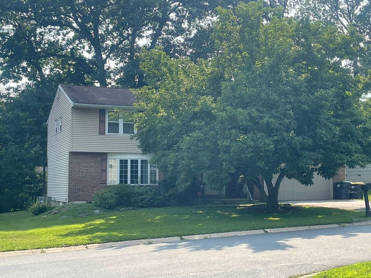 2619 Majestic Dr - Photo 2 of 2