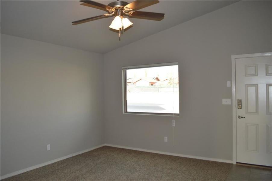 11217 Stockyard Dr - Photo 2 of 12
