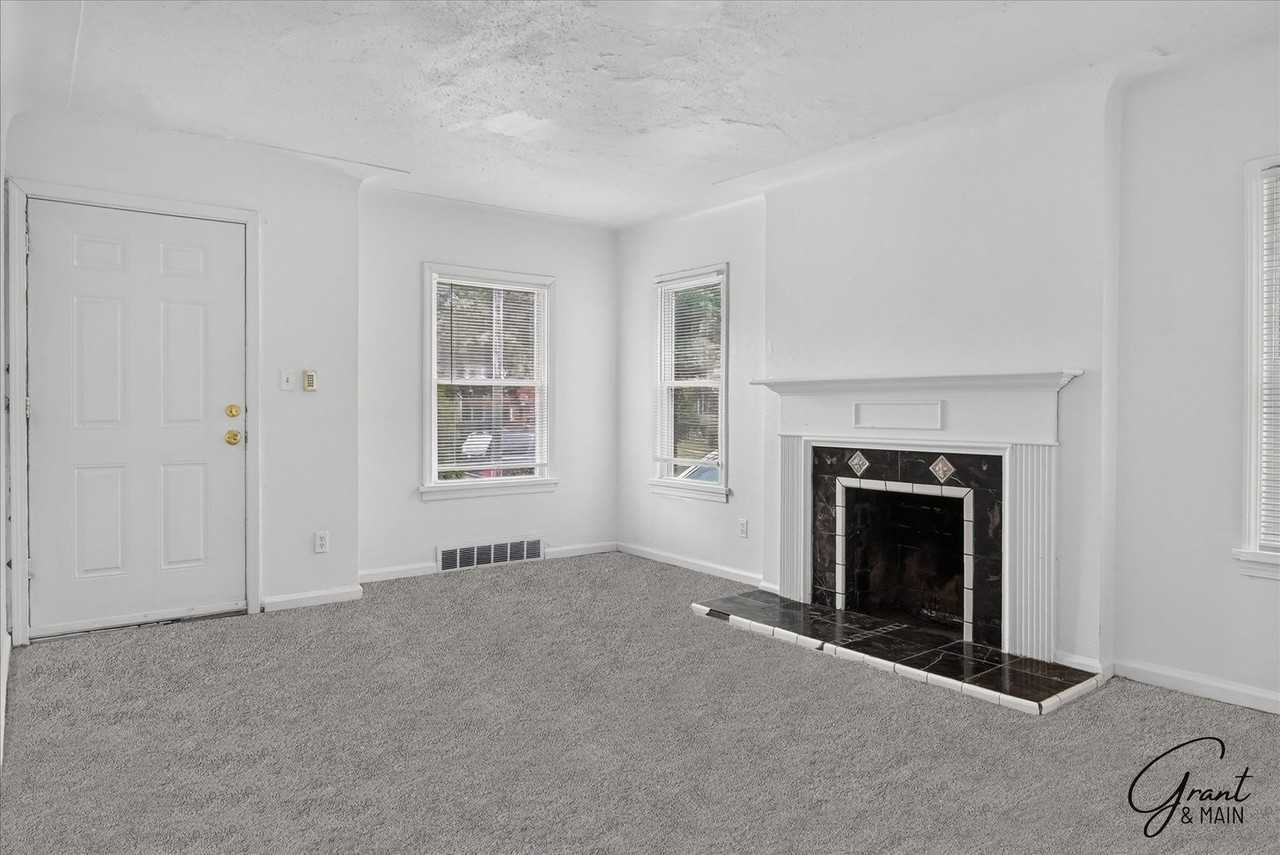 14800 Tacoma St - Photo 5 of 21