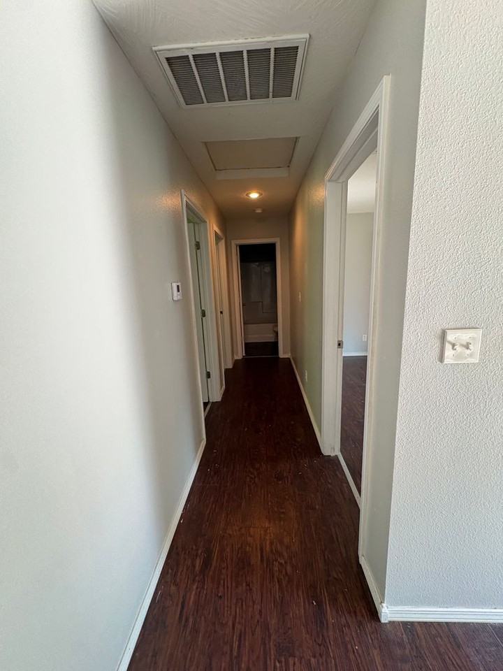 935 N Missouri Ave - Photo 6 of 16