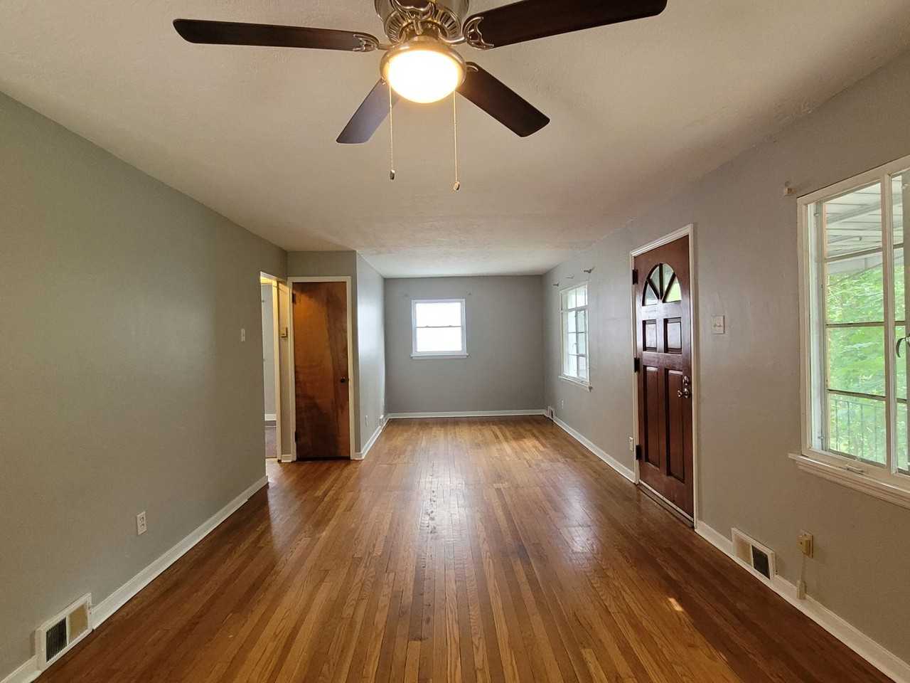 1460 Obey St - Photo 7 of 17