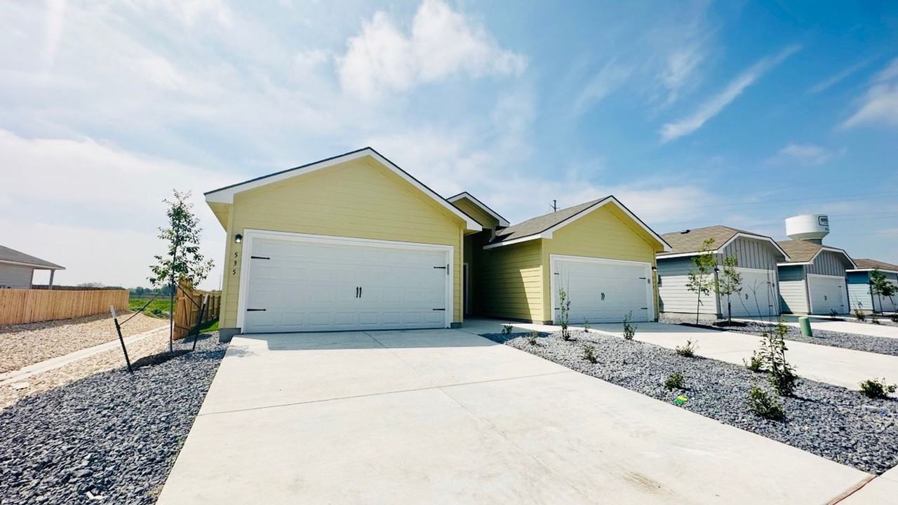 535 Grayson Ln - Photo 2 of 22