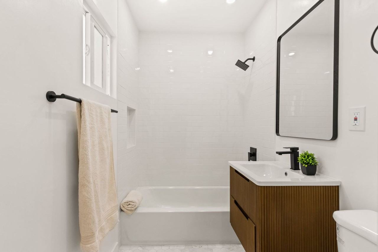 1244 W 107th St - Photo 6 of 13