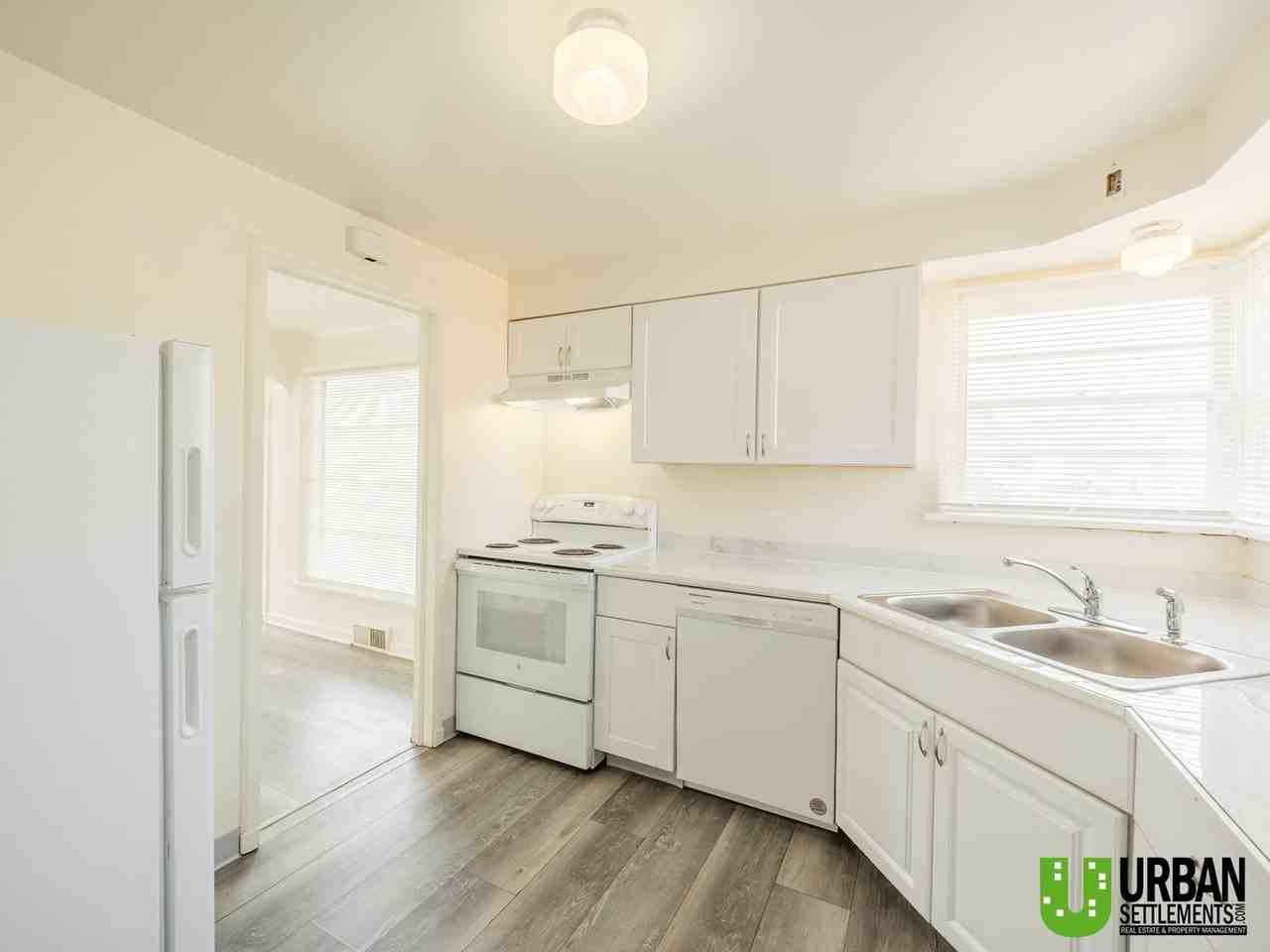 2427 W Walton Ave - Photo 5 of 19