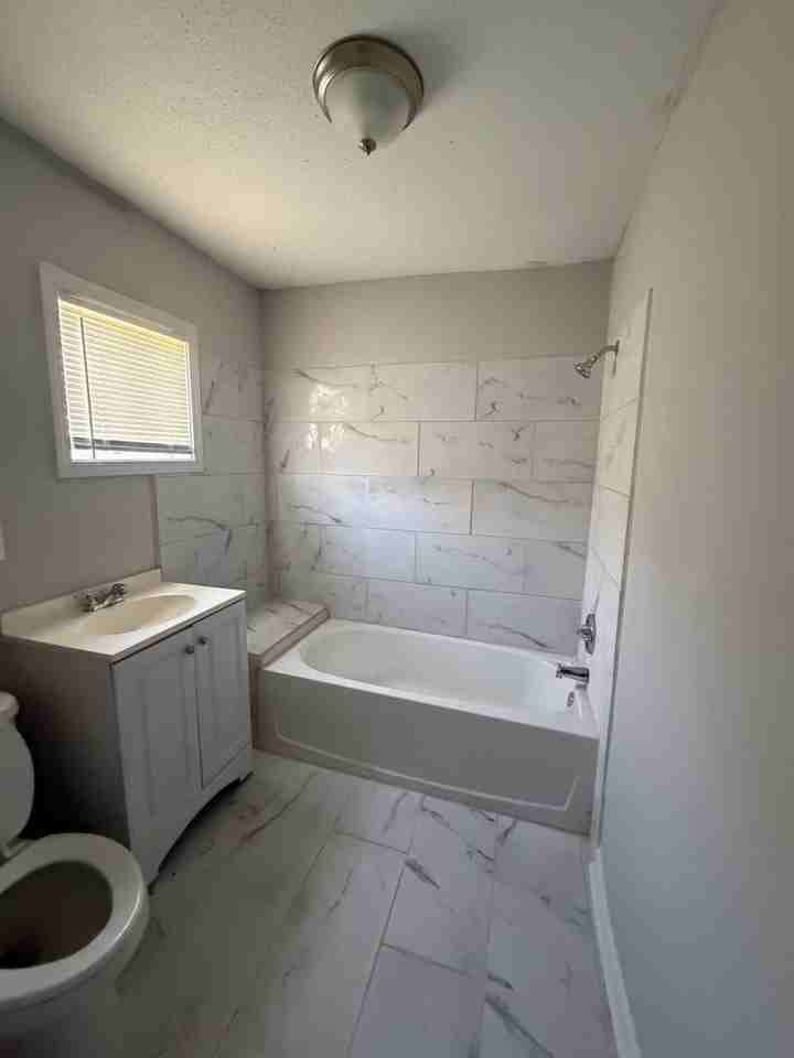 432 N Montgomery St - Photo 7 of 7