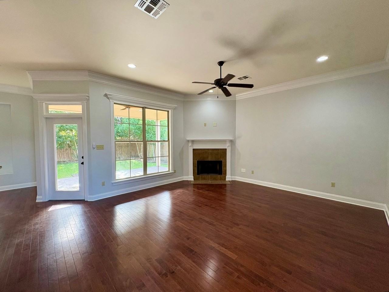 120 Mirada Ln - Photo 5 of 32