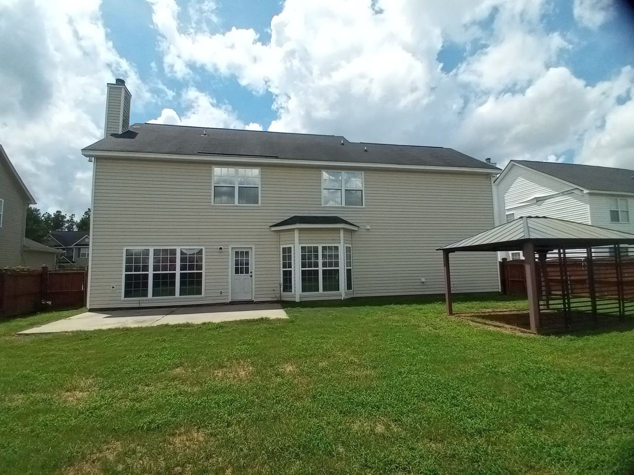565 Batty Way - Photo 2 of 45
