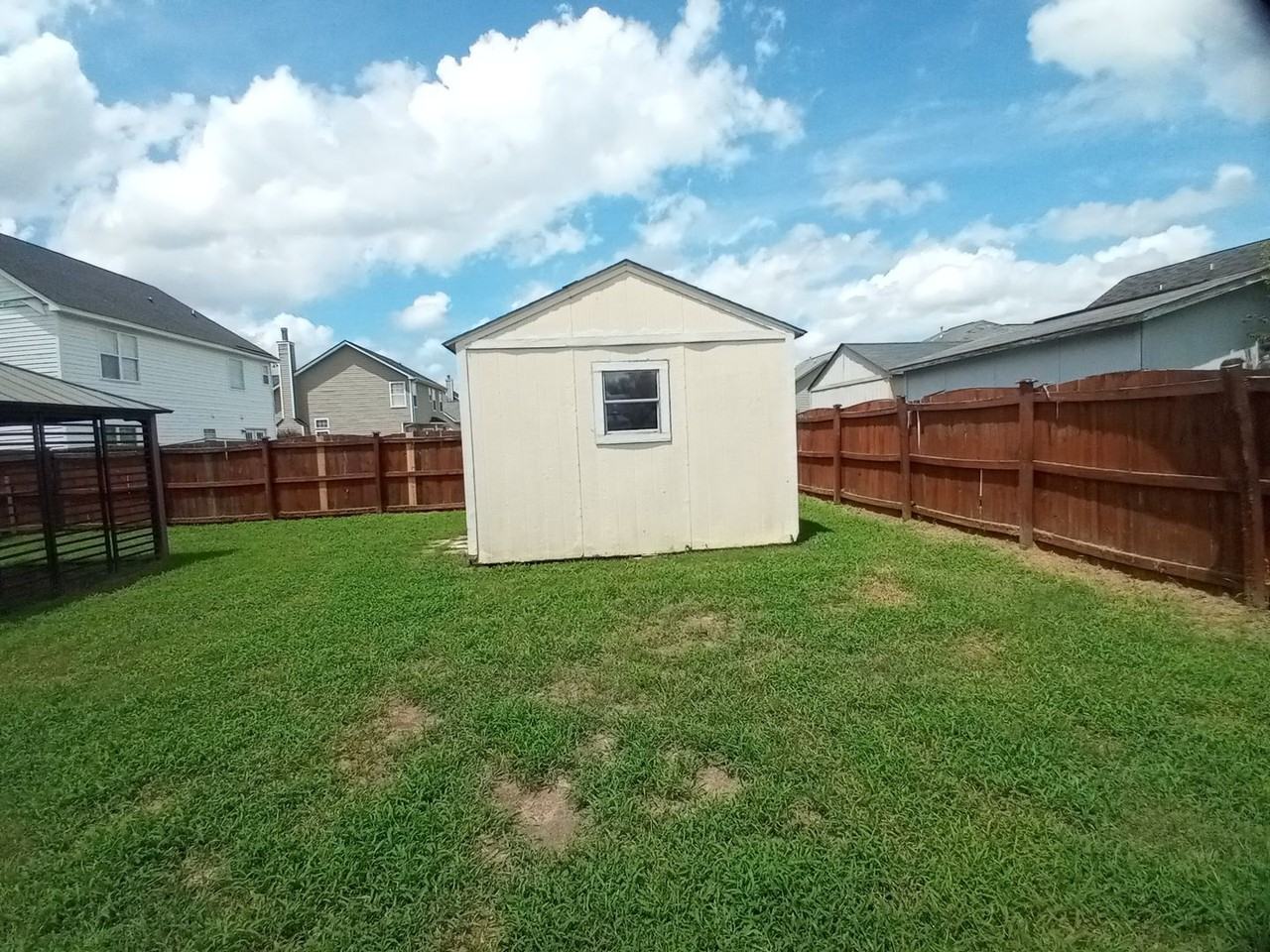 565 Batty Way - Photo 3 of 45