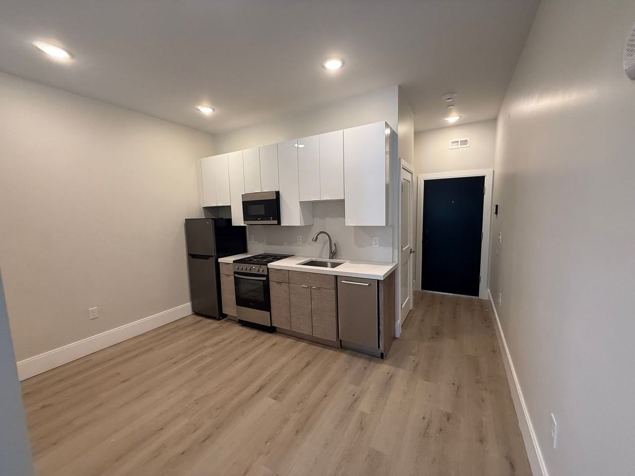 66 Emerson st - Photo 5 of 16