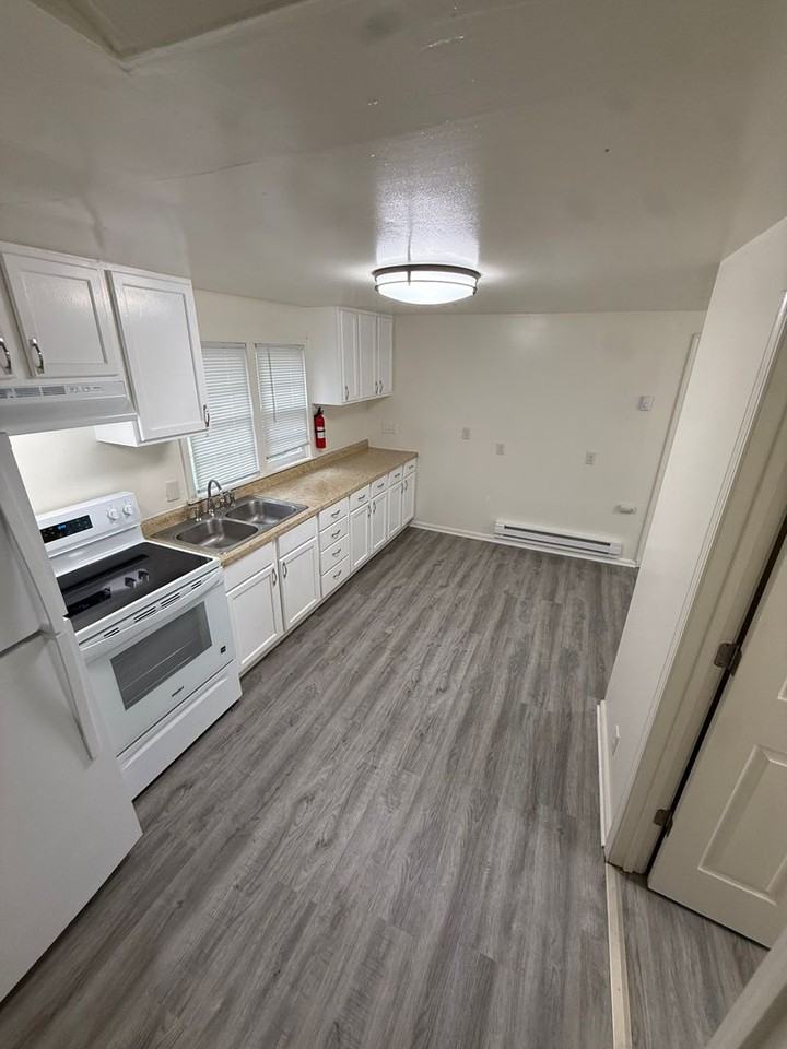1034 Getty St S - Photo 5 of 13