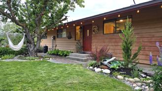 2211 Nw Cascade Ave - Photo 1 of 1