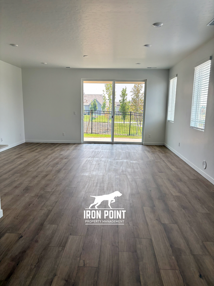 8285 W White Willow St - Photo 5 of 50
