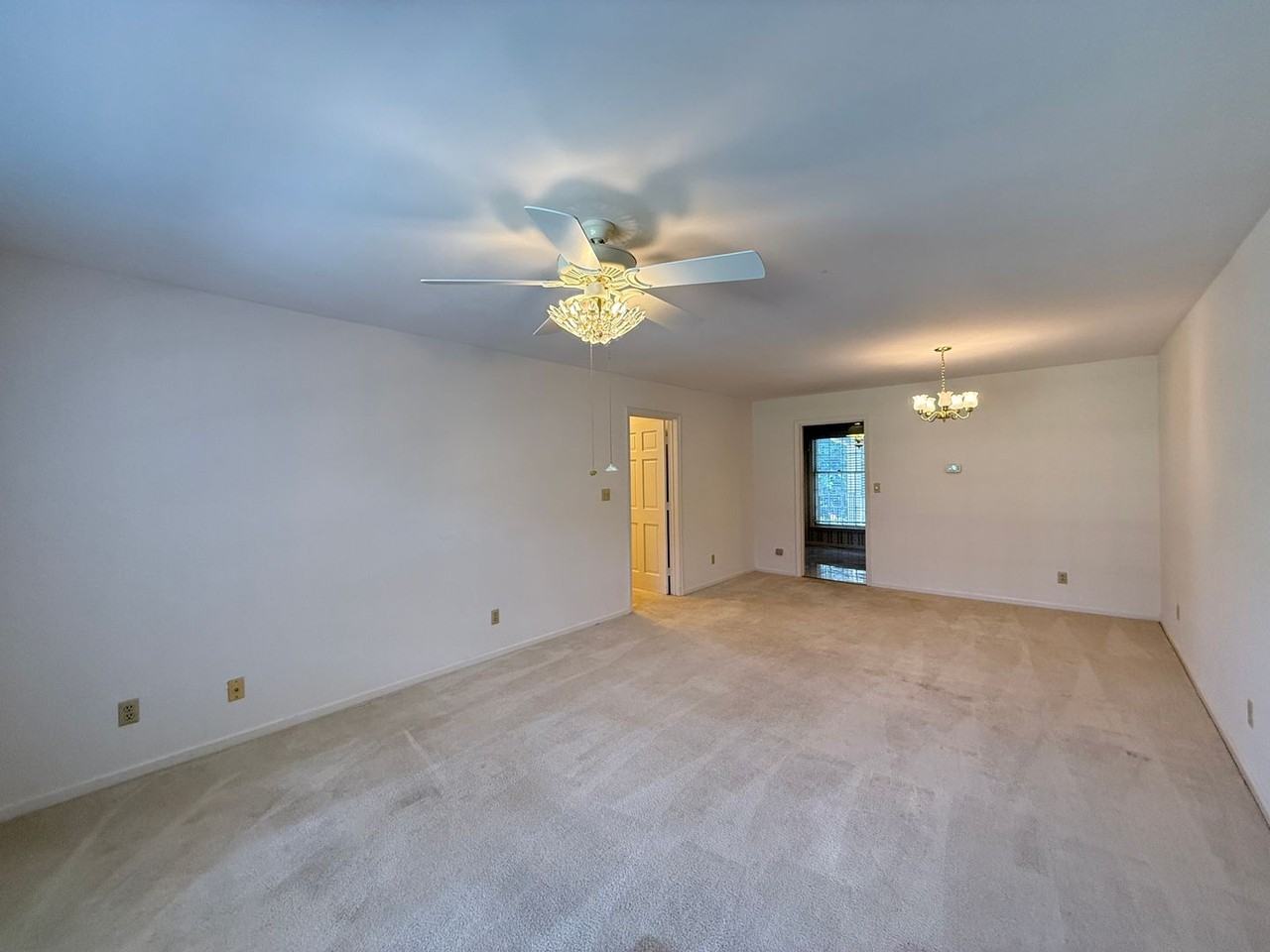 2711 Reynolda Rd - Photo 6 of 16