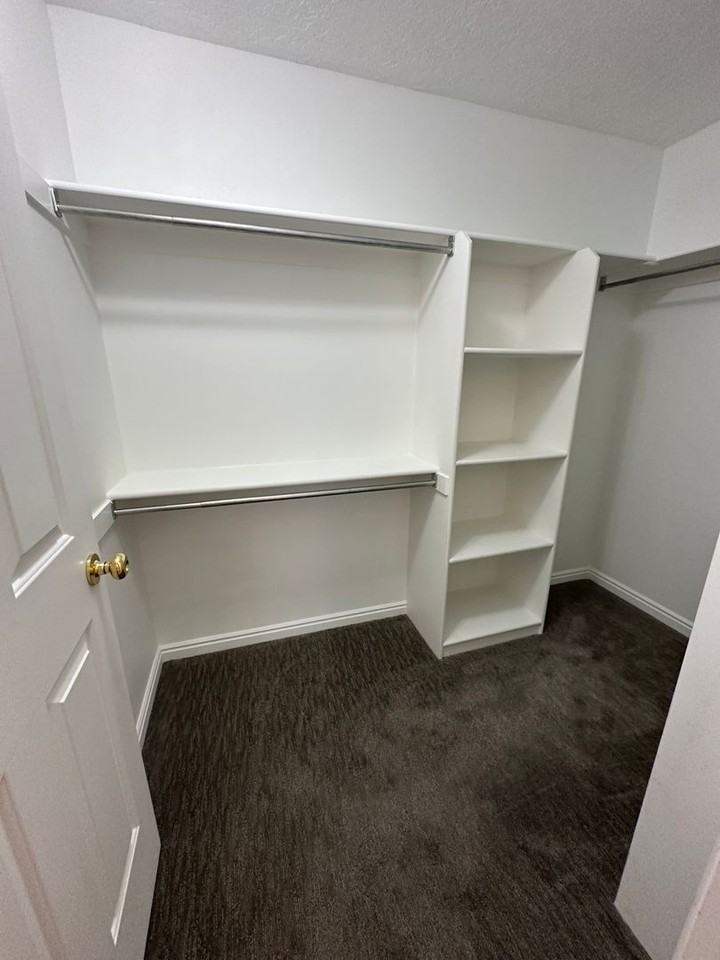 1026 W 1360 S - Photo 3 of 26
