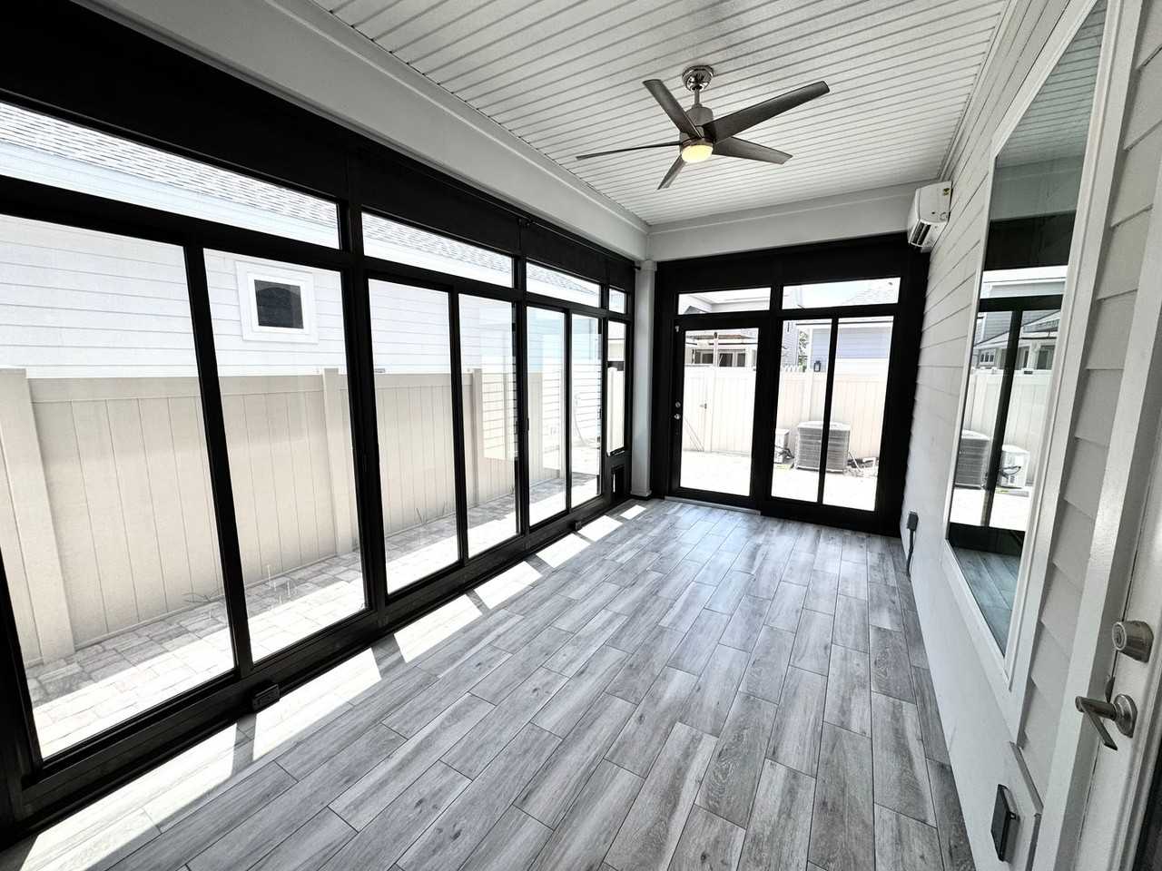 77 Park Center Ave - Photo 5 of 40