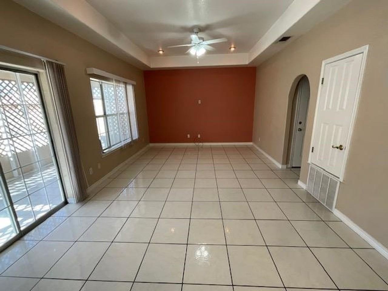 112 Deborah Kay St - Photo 7 of 13