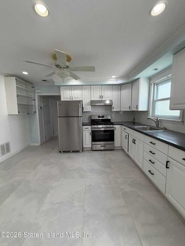 12 Elwood Ave - Photo 2 of 5