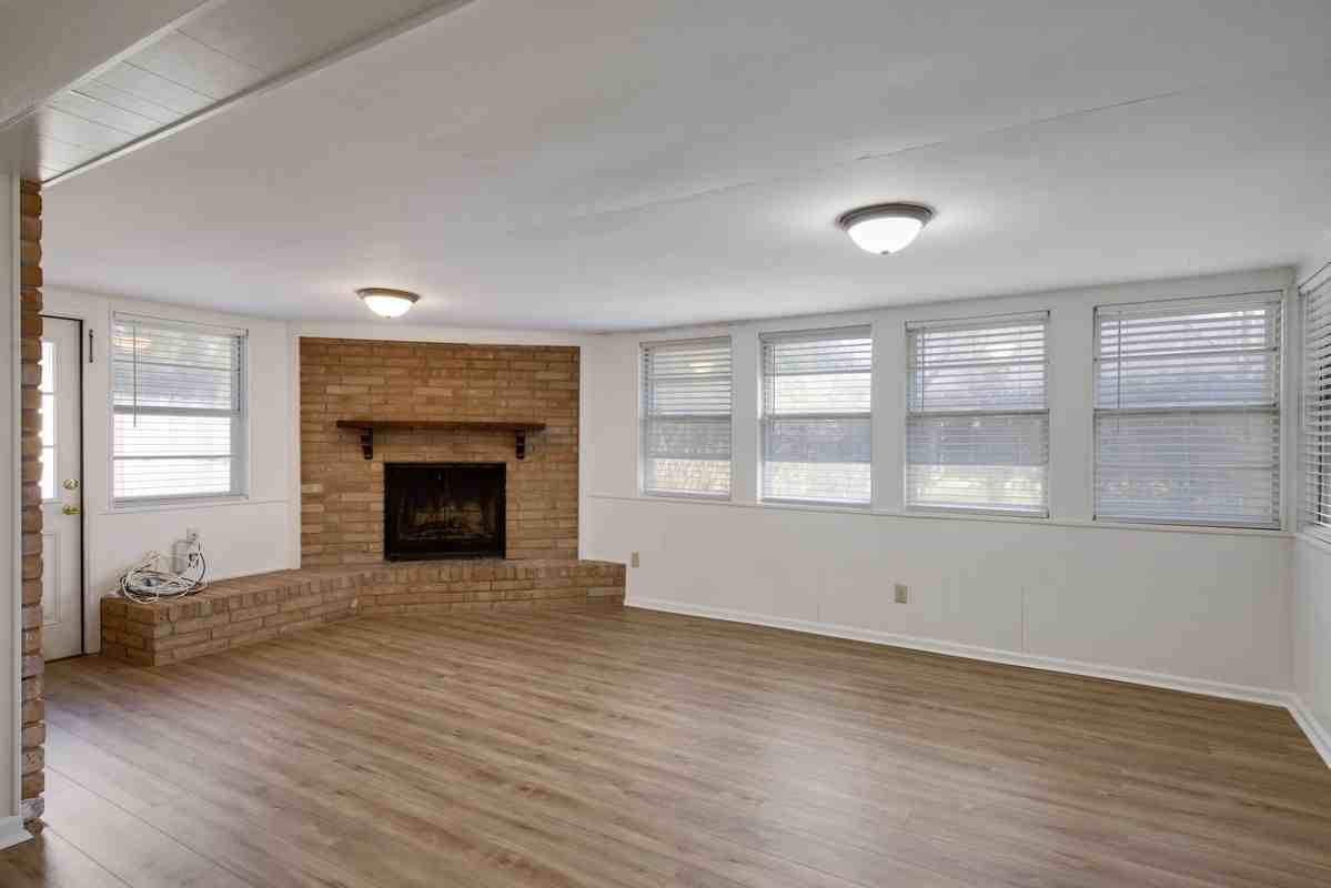 421 Kim Dr - Photo 5 of 12