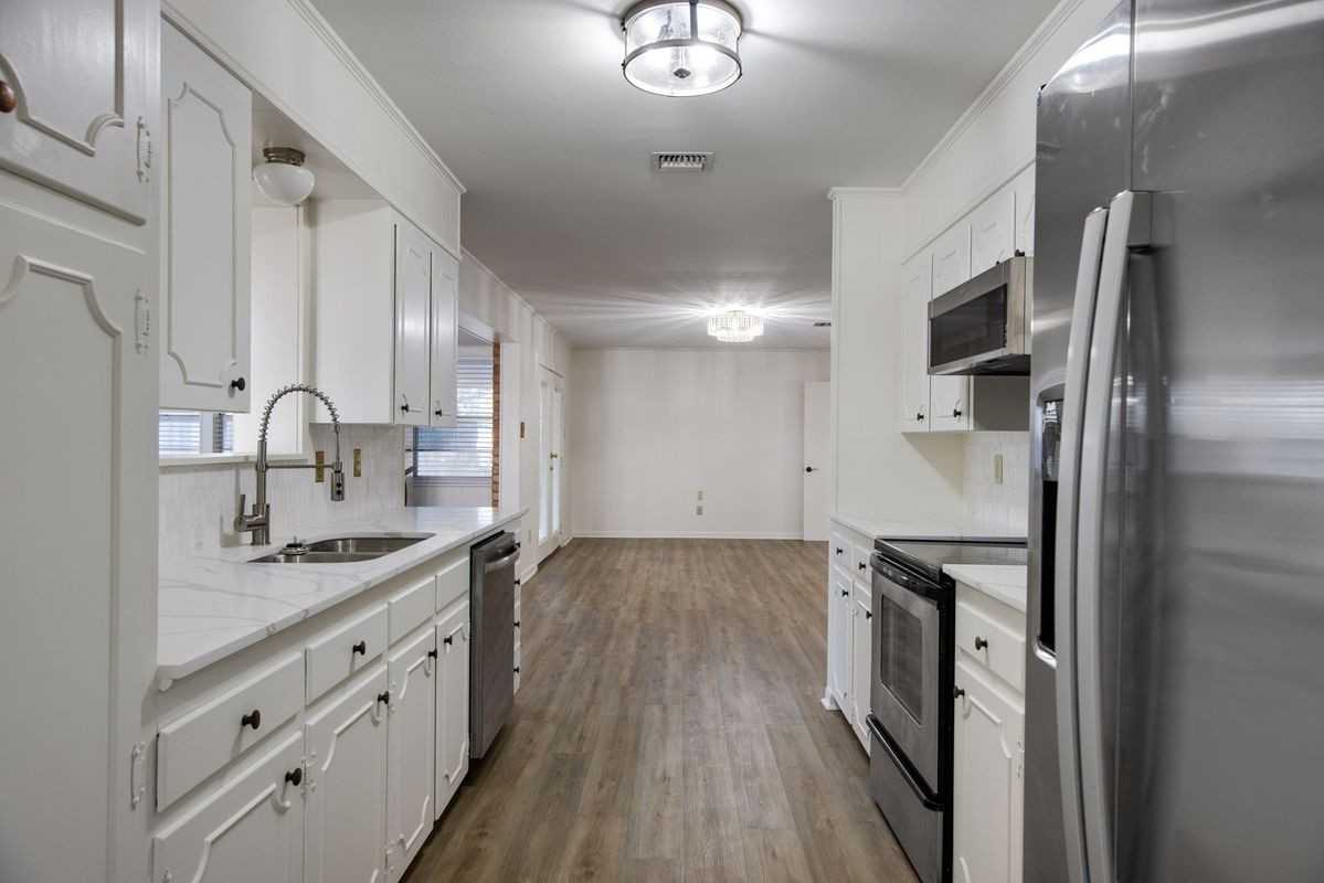 421 Kim Dr - Photo 6 of 12