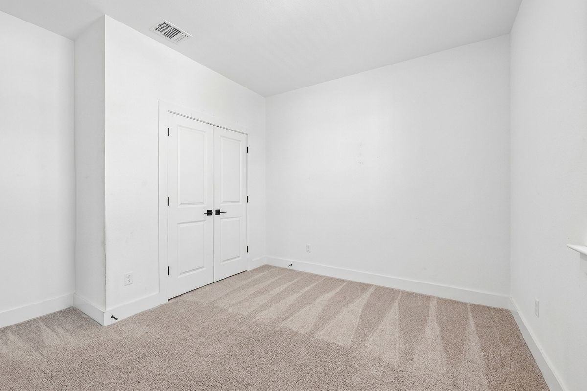 155 Sycamore Pines Ln - Photo 4 of 26