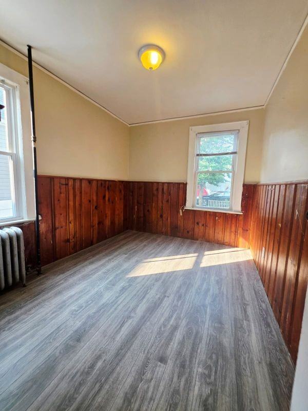 23 Maple Pl - Photo 4 of 11