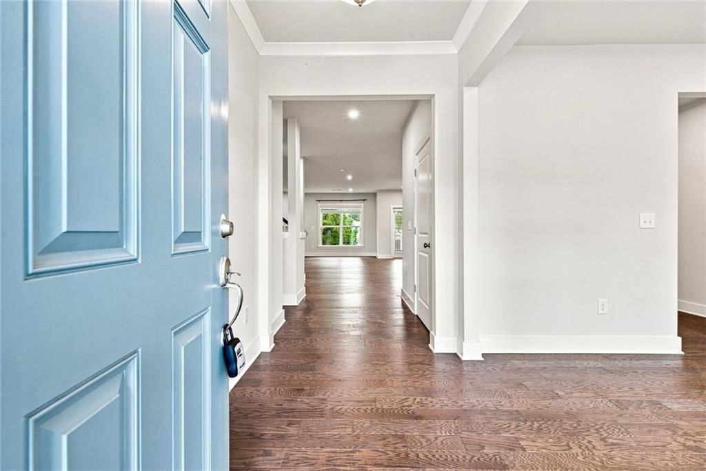 411 Riverclub Rd - Photo 2 of 20