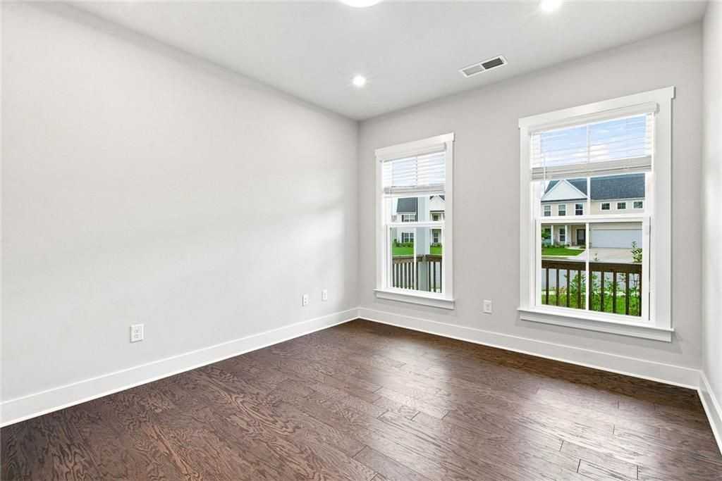 411 Riverclub Rd - Photo 3 of 20