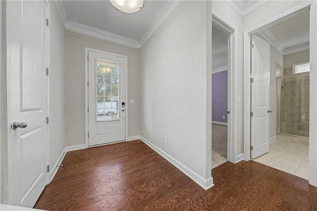 165 Mansfield Dr - Photo 3 of 37