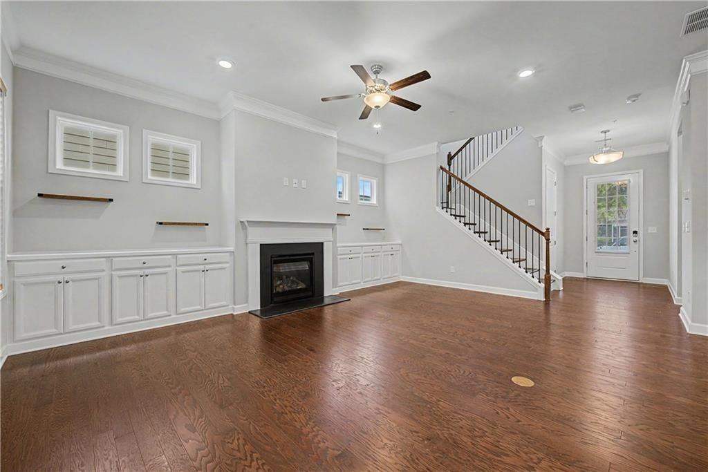 165 Mansfield Dr - Photo 6 of 37