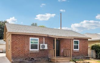 5616 N Gladys Ave - Photo 1 of 1