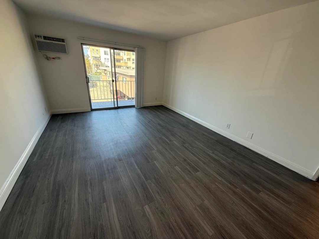 10760 Rose Ave. - Photo 6 of 50