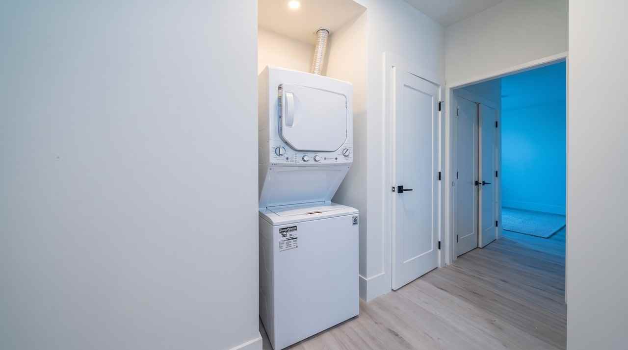 4018 Nithsdale Street - Photo 4 of 10