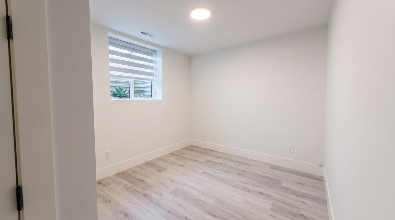4018 Nithsdale Street - Photo 3 of 10
