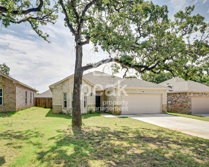 1555 Milam St - Photo 2 of 30