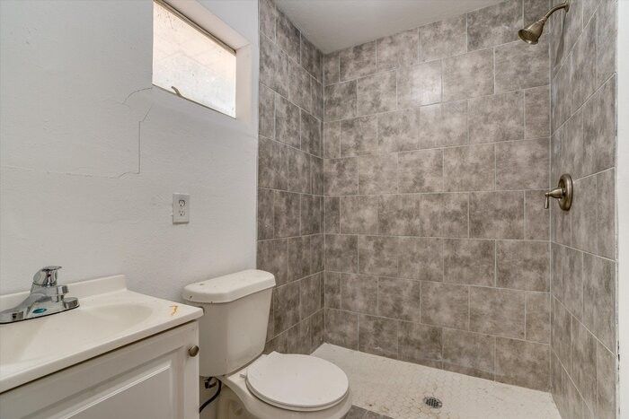2016 Menefee St - Photo 6 of 16