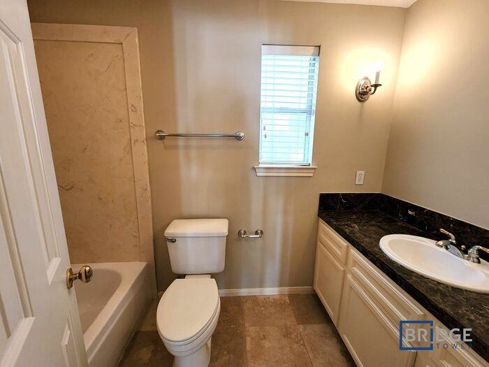 319 Birdsall St - Photo 4 of 22