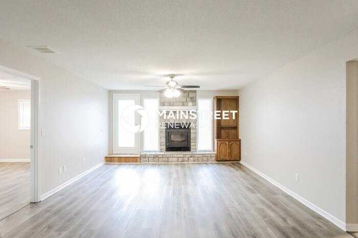 400 Holtz St - Photo 2 of 16