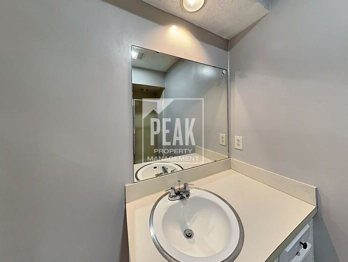 2710 Saint George Pl - Photo 7 of 16