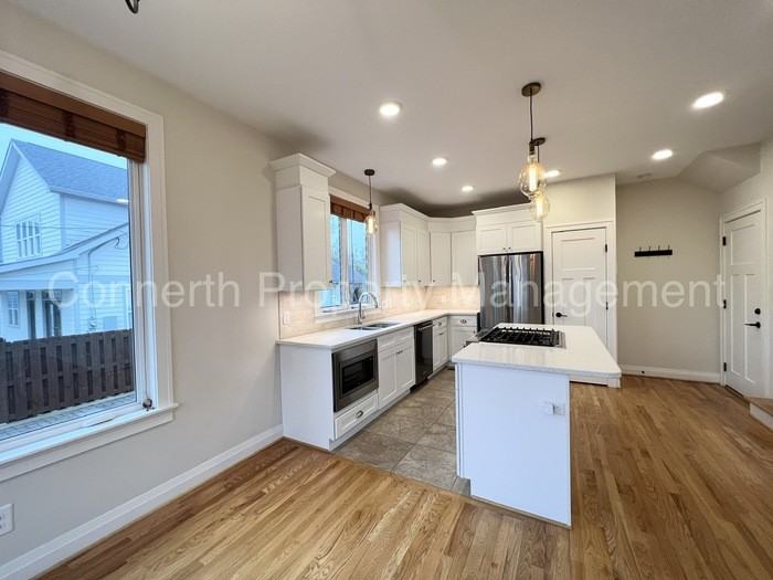 1615 Porter Ave - Photo 3 of 30