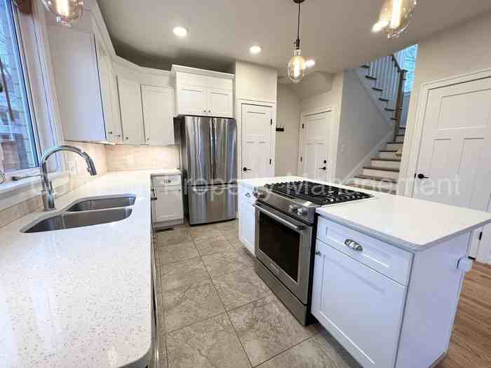 1615 Porter Ave - Photo 6 of 30