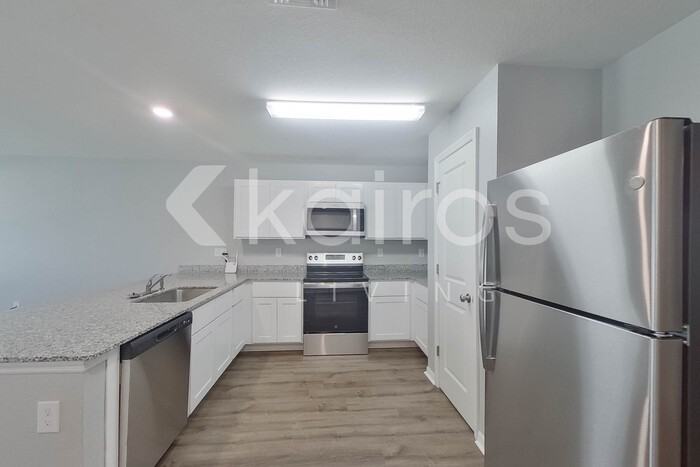 2140 Nw 22nd Ave - Photo 6 of 25