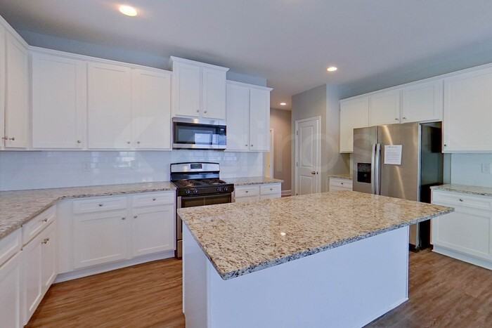 215 Orchard Ln - Photo 7 of 25