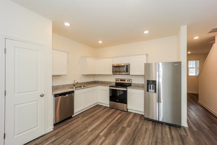599 Magnolia Cir - Photo 5 of 17