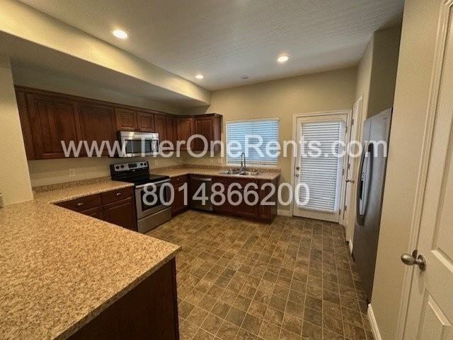 8272 S Bellingham Dr - Photo 2 of 24