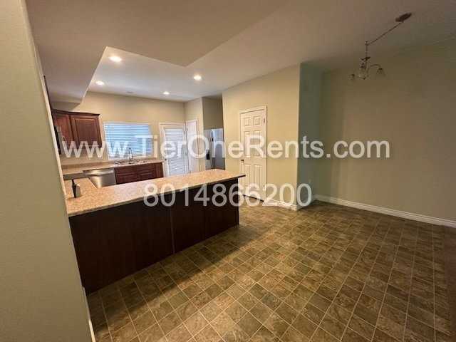 8272 S Bellingham Dr - Photo 3 of 24