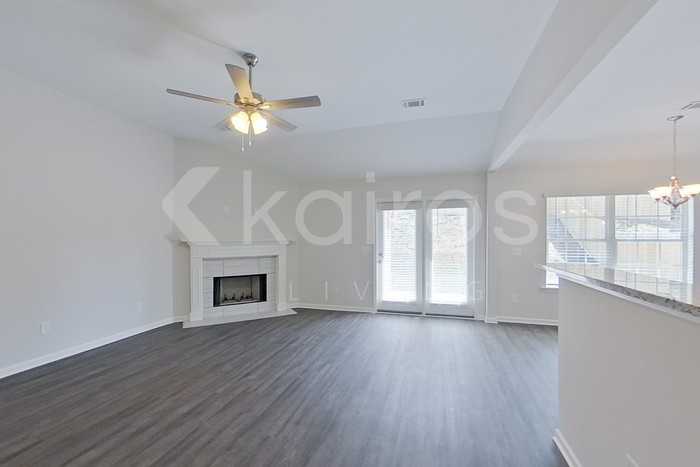 781 Park Ln - Photo 2 of 21