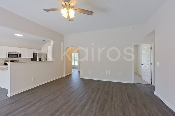 781 Park Ln - Photo 4 of 21